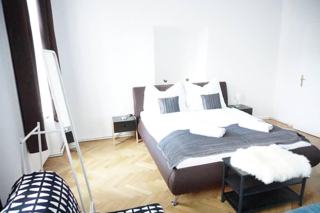 Urban City Apartment - Contactless Check-In Відень Екстер'єр фото