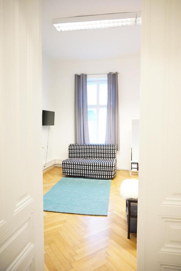 Urban City Apartment - Contactless Check-In Відень Екстер'єр фото