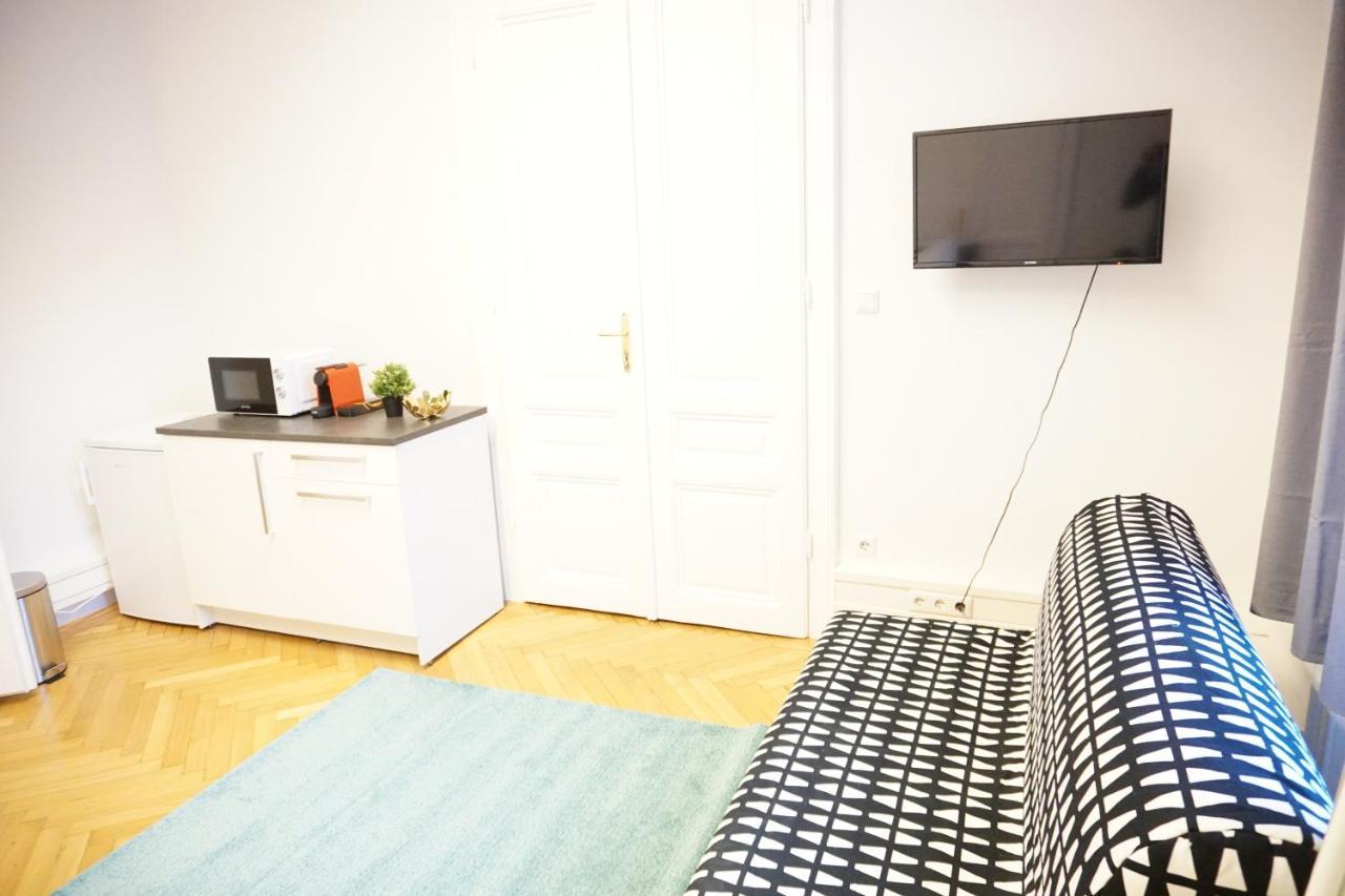 Urban City Apartment - Contactless Check-In Відень Екстер'єр фото